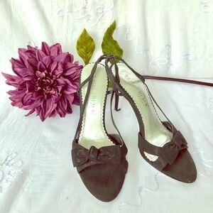 WHITE HOUSE BLACK MARKET Black Strappy Heels EUC.